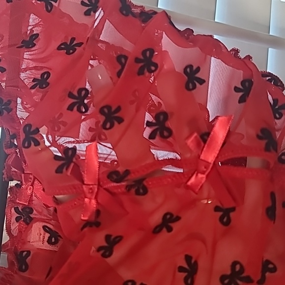 Red Victoria secret panties - Picture 6 of 7